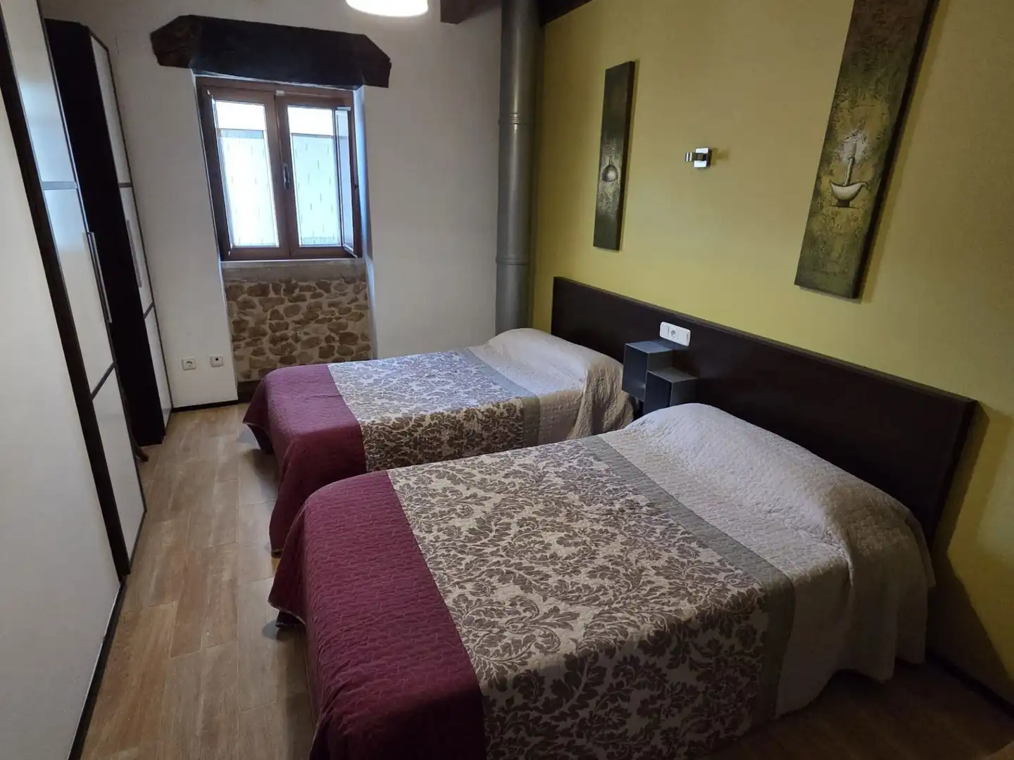 Schlafzimmer von Country house zum Verkauf in Campezo / Kampezu mit Möbliert