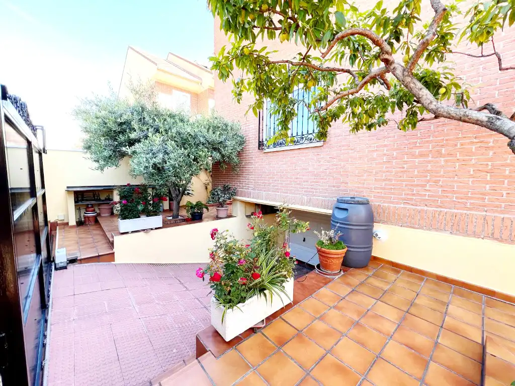 Terrassa de Casa o xalet en venda en Alcalá de Henares amb Aire condicionat, Calefacció i Jardí privat