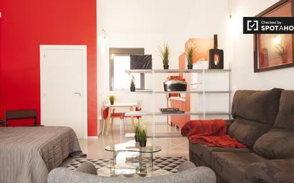 Living room of Flat to rent in  Madrid Capital  with Air Conditioner and Balcony