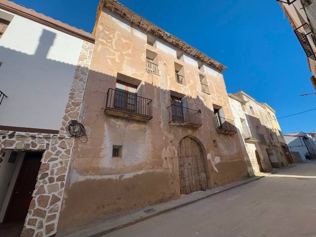 Casa adosada en Venta en Castelserás