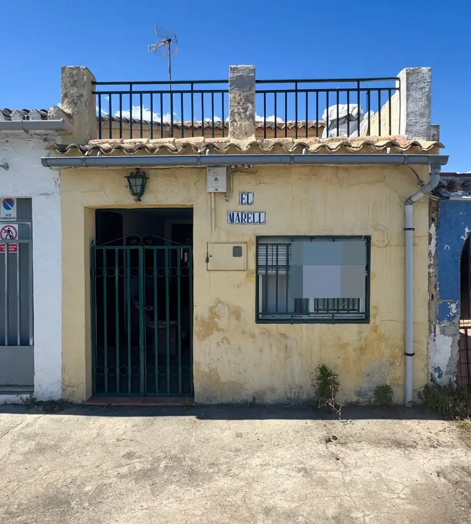 Exterior view of Detached homes for sale in Oliva  with Air Conditioner