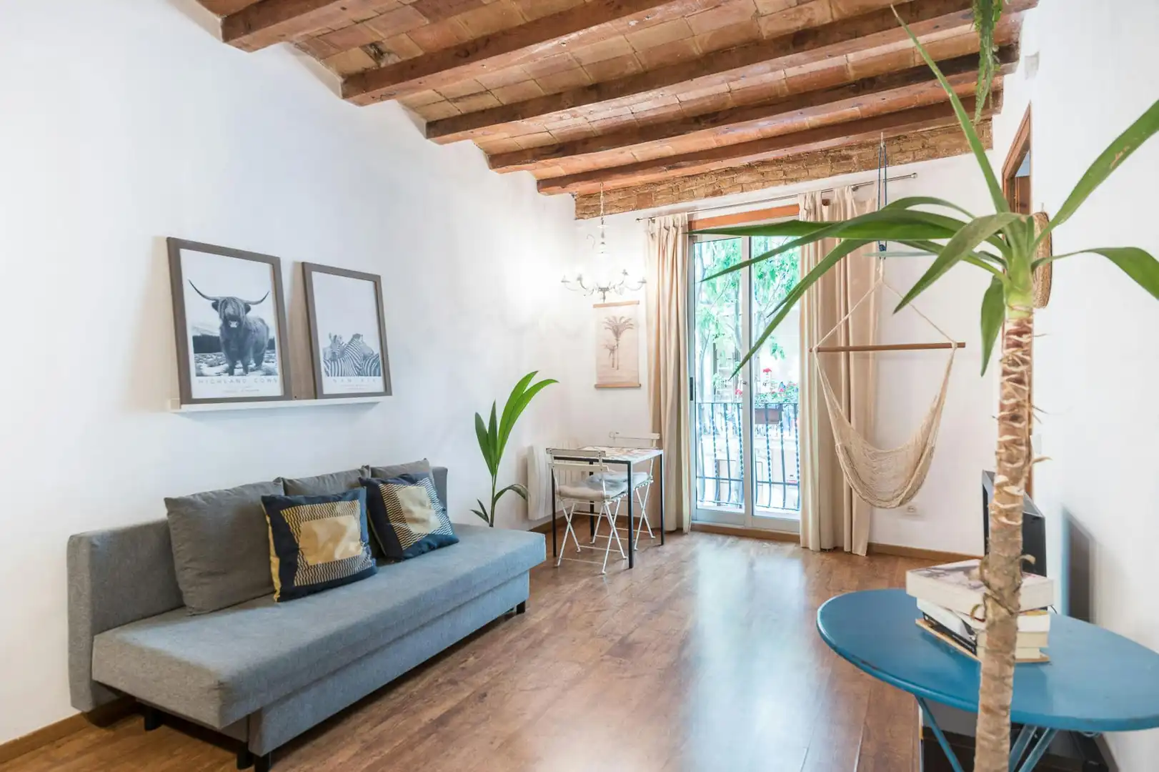 Living room of Flat for rent in Barcelona  with Heating, Furnished and Washing machine