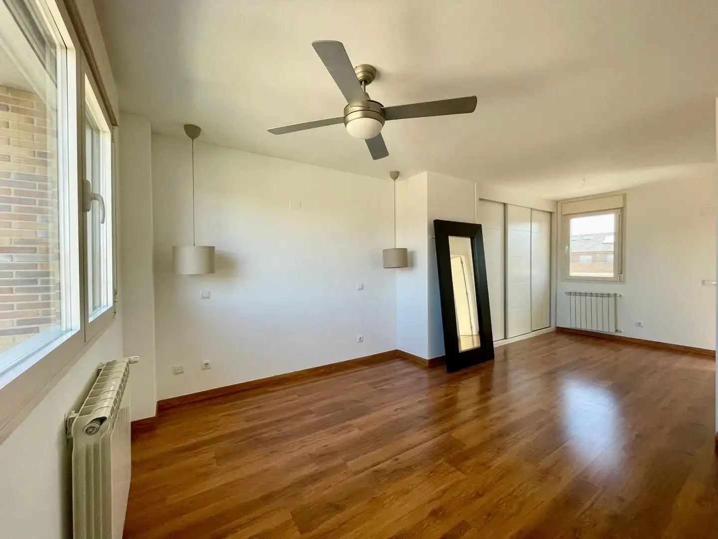 Habitación de Casa adosada de alquiler en Majadahonda con Aire acondicionado, Calefacción y Jardín privado