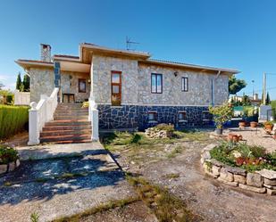 Vista exterior de Casa o xalet en venda en La Muela amb Terrassa