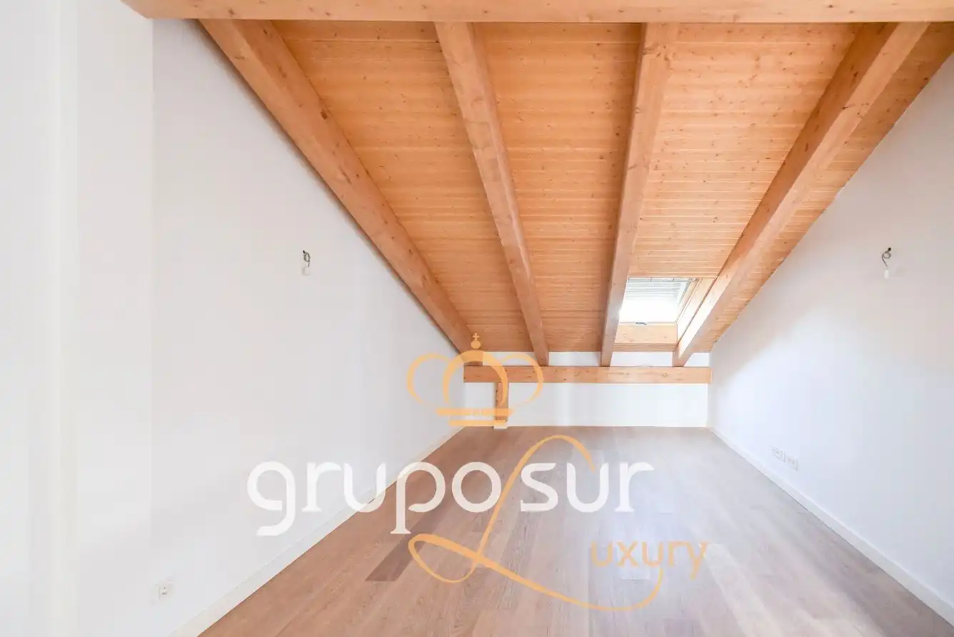 Ático en venta en Valladolid con Calefacción, Parquet y Trastero
