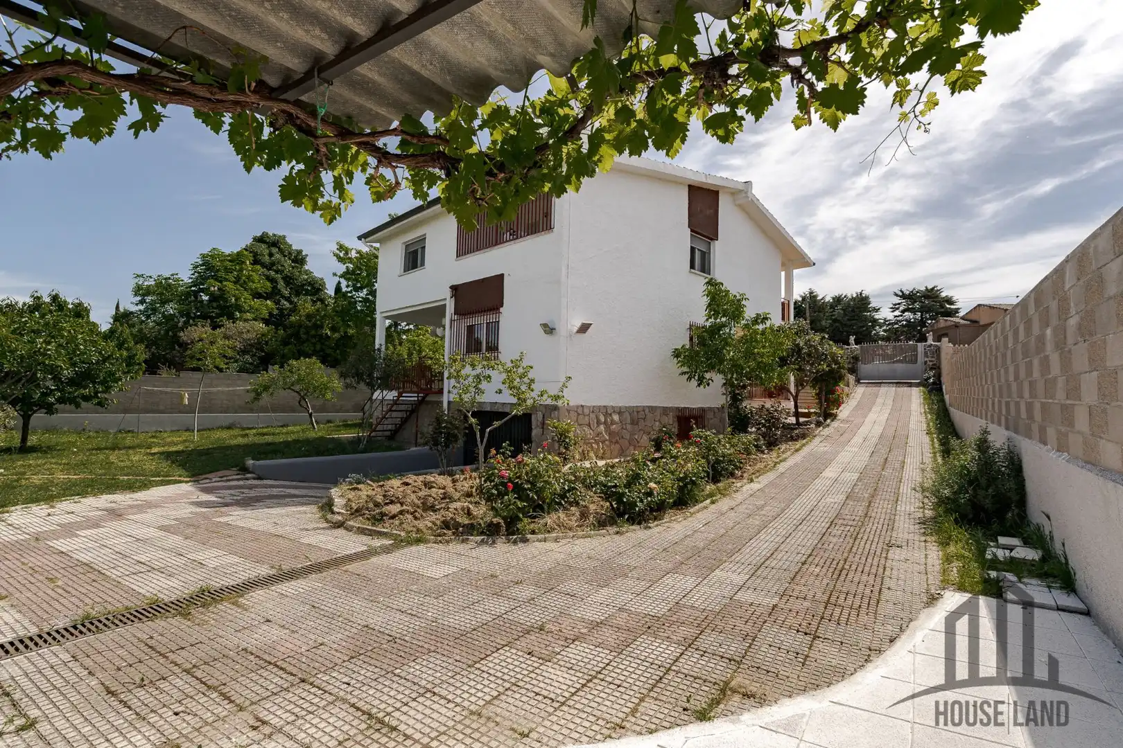 Außenansicht von Haus oder Chalet zum Verkauf in El Casar mit Heizung
