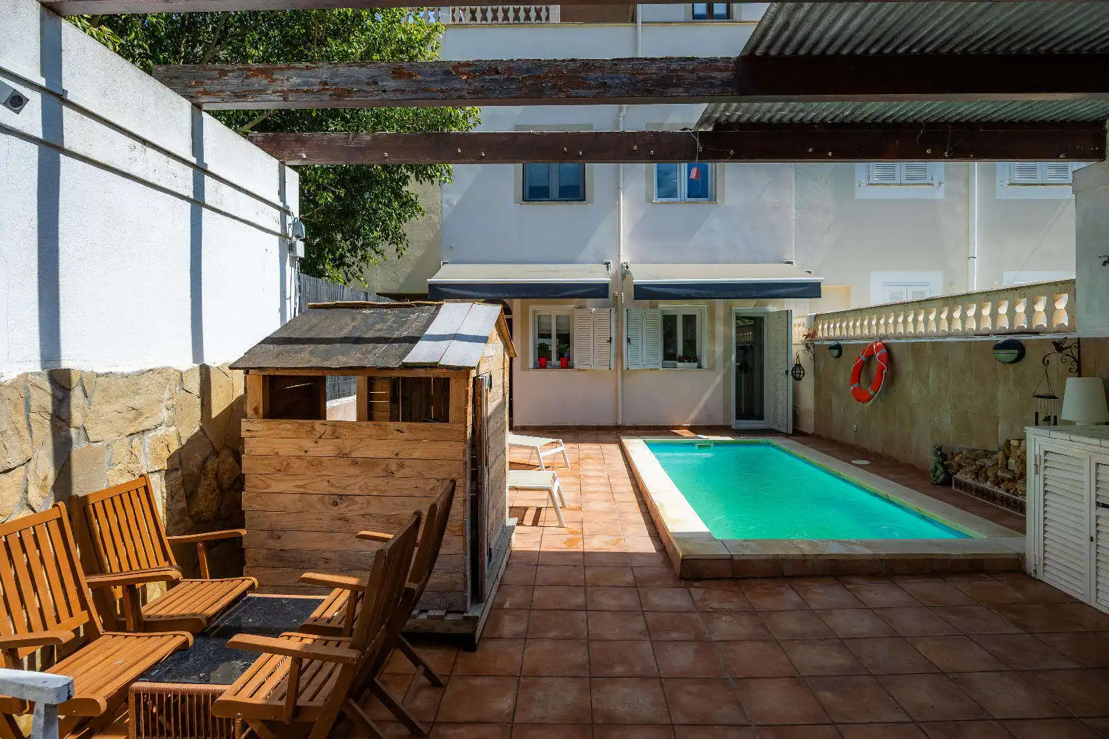 Schwimmbecken von Einfamilien-Reihenhaus zum Verkauf in Capdepera mit Klimaanlage, Terrasse und Möbliert