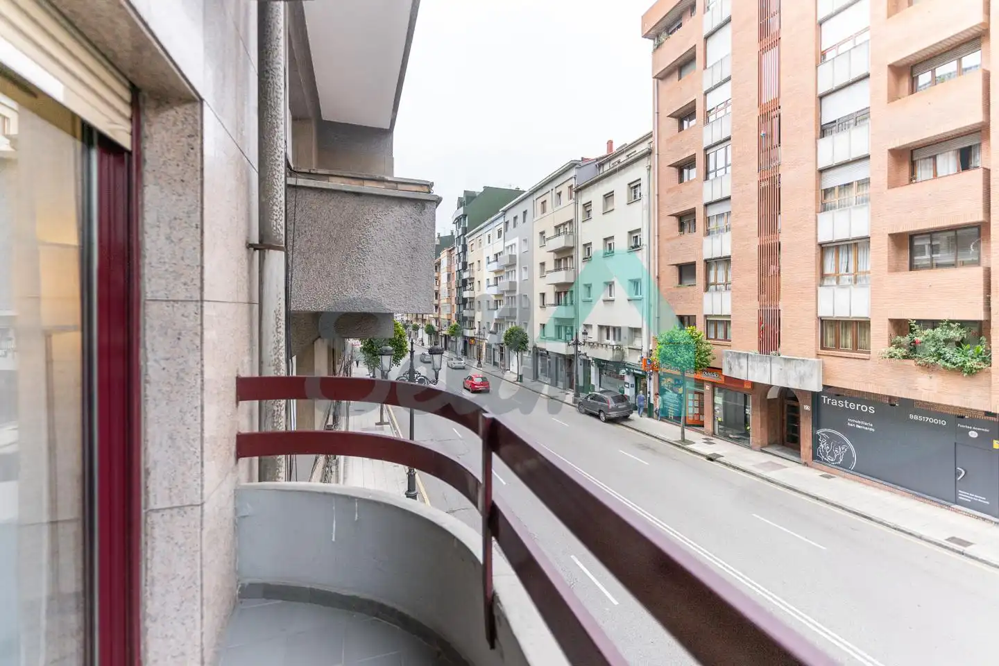 Vista exterior de Pis de lloguer en Oviedo  amb Calefacció, Parquet i Terrassa