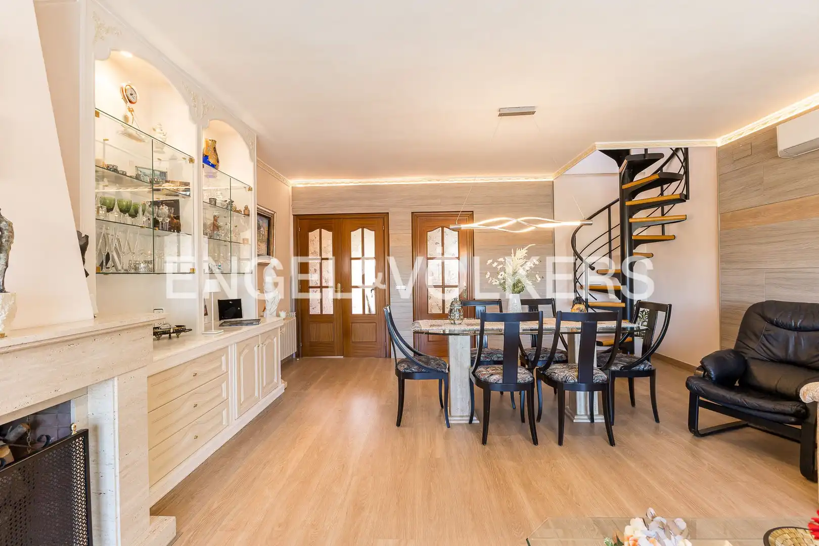 Comedor de Casa o chalet en venta en Esparreguera con Aire acondicionado, Calefacción y Jardín privado