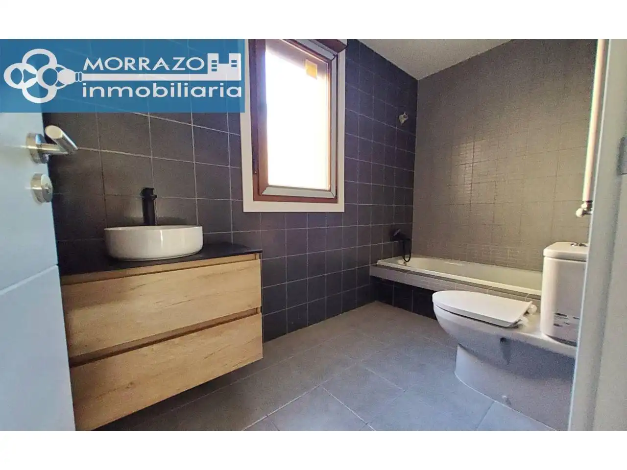 Baño de Casa adosada en venta en Moaña con Calefacción, Jardín privado y Terraza