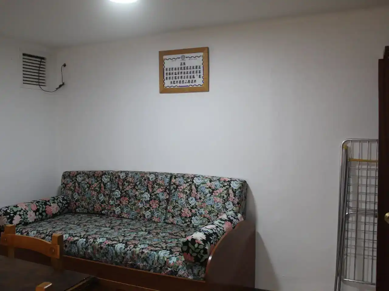 Sala d'estar de Casa adosada en venda en Castrillo de Villavega amb Moblat