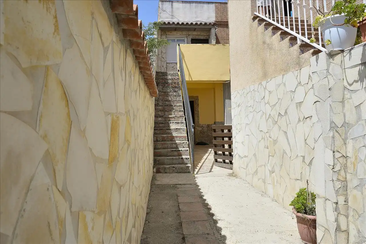 Vista exterior de Casa adosada en venta en Algeciras con Terraza