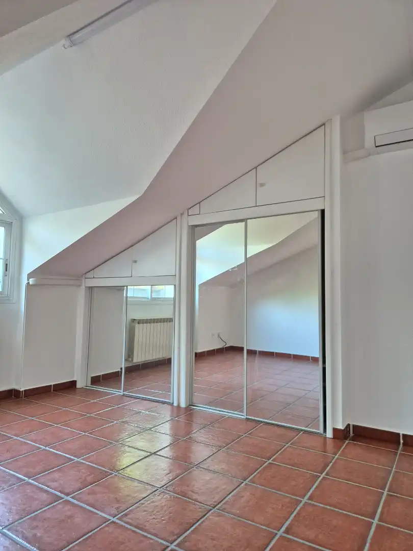 Schlafzimmer von Wohnung zur Miete in Las Rozas de Madrid mit Klimaanlage, Heizung und Terrasse