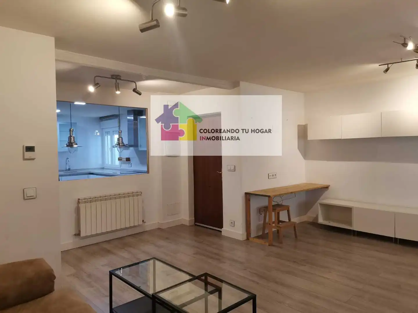 Cuina de Pis de lloguer en León Capital  amb Calefacció, Parquet i Terrassa
