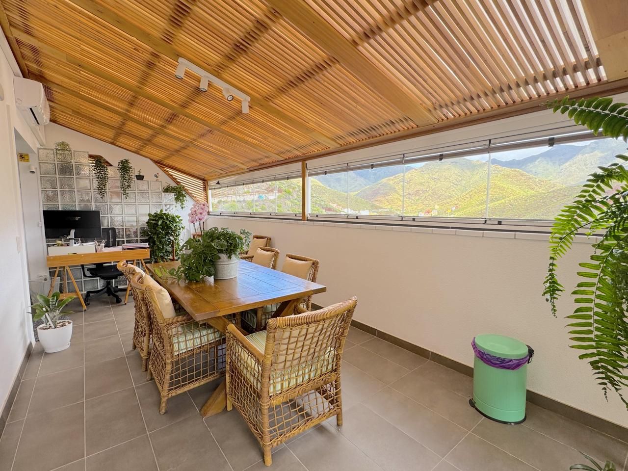 Terraza de Ático en venta en  Santa Cruz de Tenerife Capital con Aire acondicionado, Terraza y Trastero