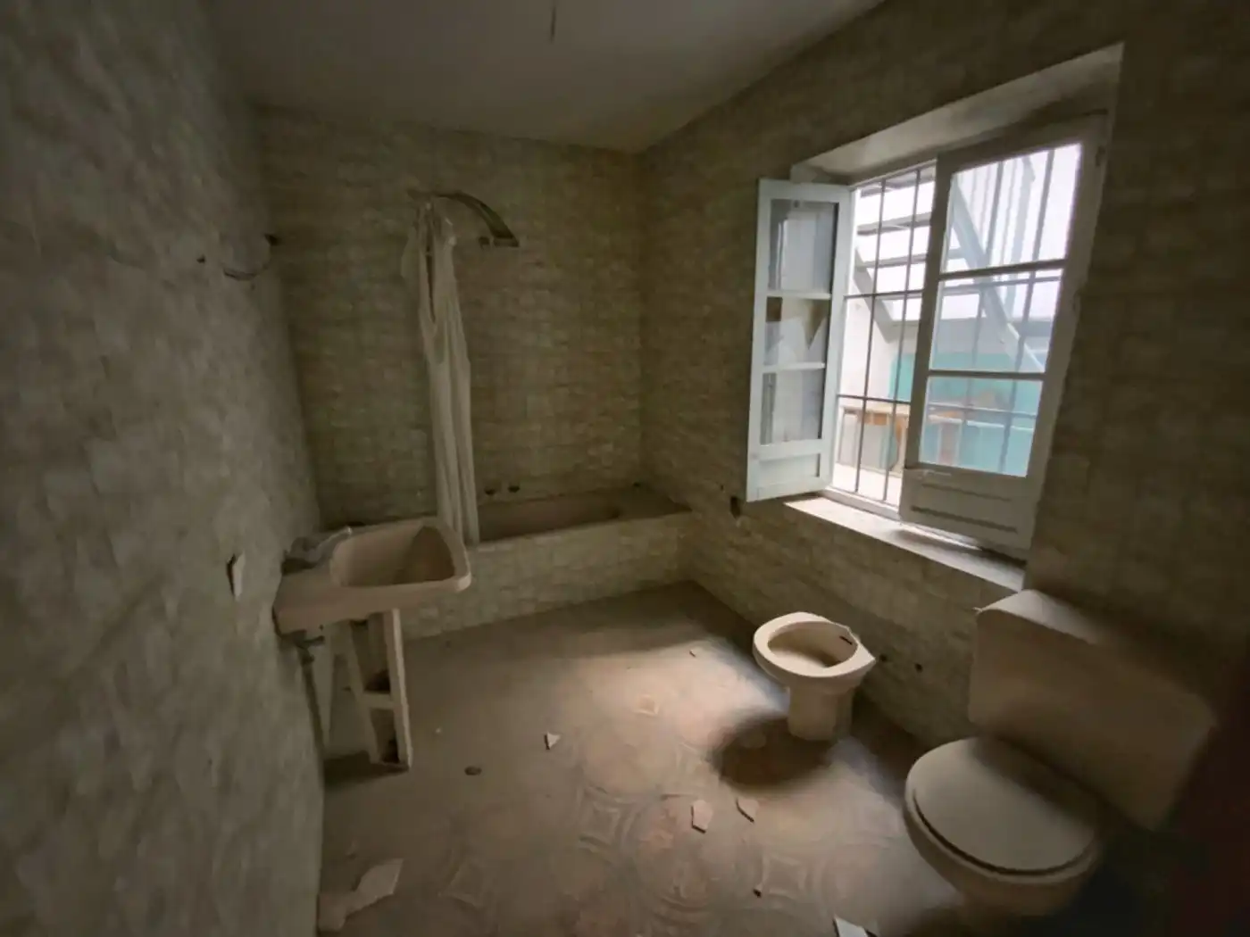 Bathroom of Houses for sale in Córdoba  with Terrace and Swimming Pool