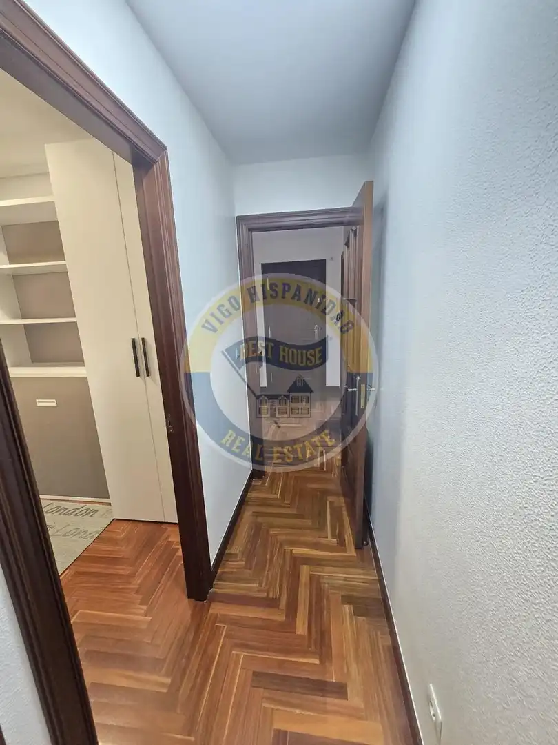 Pis de lloguer en Vigo  amb Calefacció, Parquet i Moblat