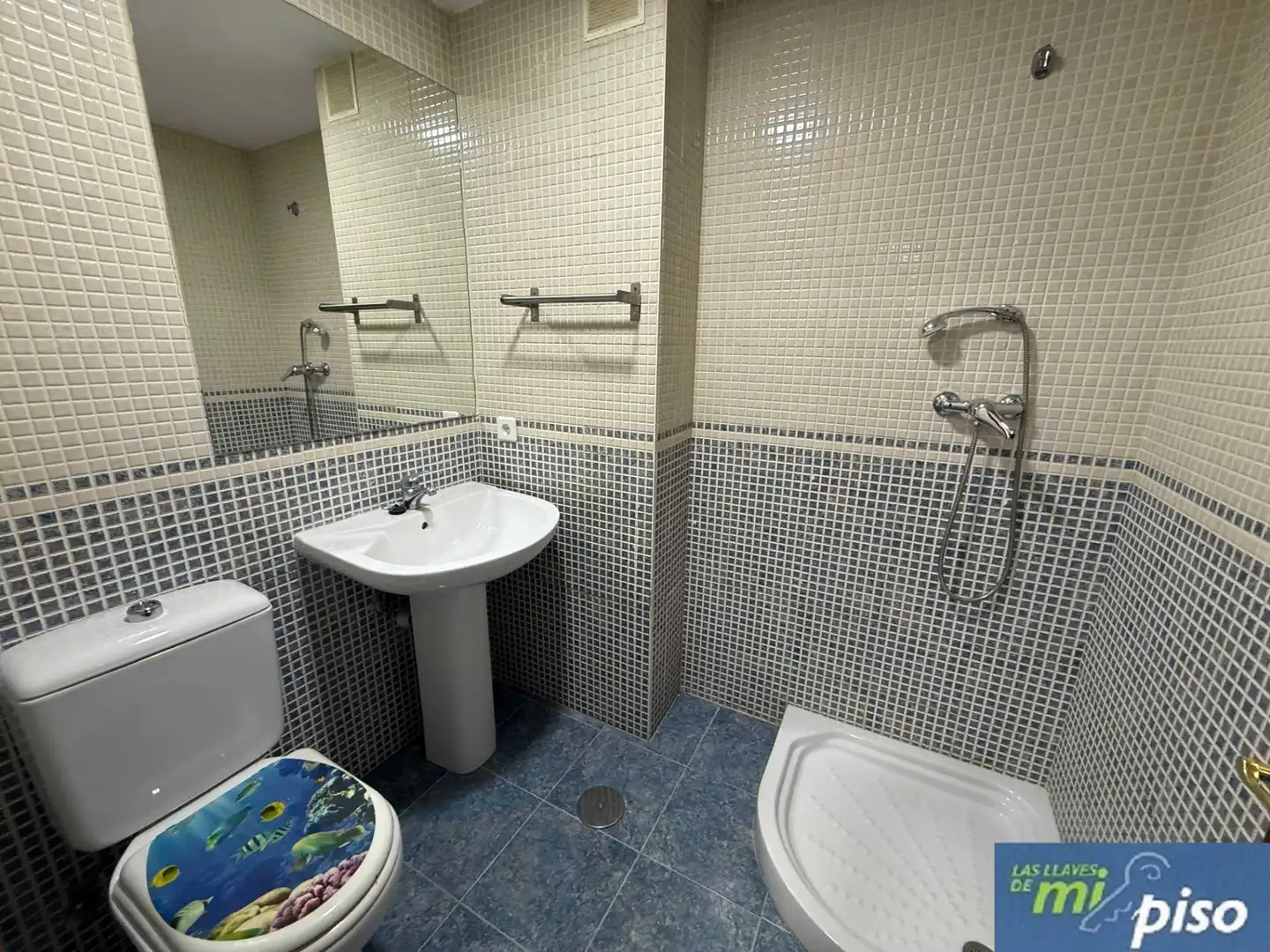 Baño de Piso en venta en Santovenia de Pisuerga con Calefacción, Terraza y Trastero