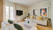 Living room of Flat for sale in  Madrid Capital  with Air Conditioner and Heating