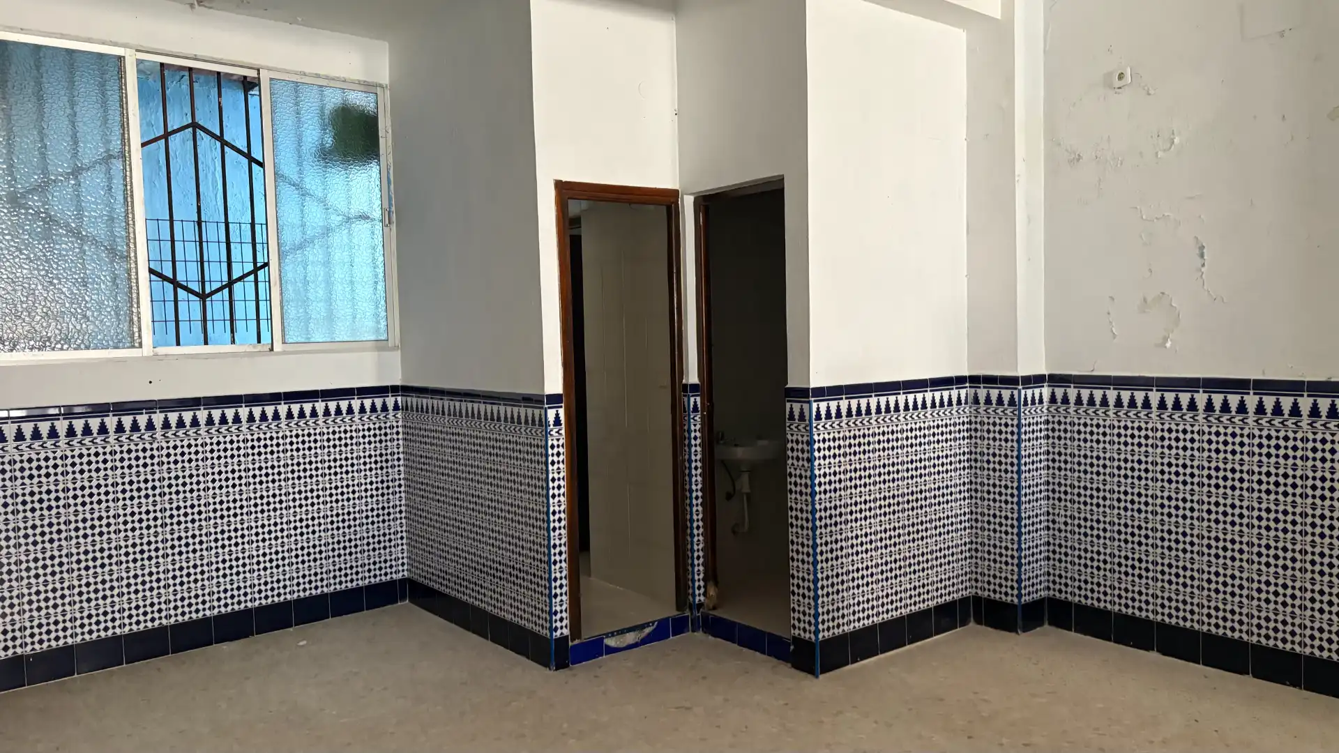 Baño de Casa adosada en venta en Cañete la Real con Aire acondicionado, Calefacción y Amueblado