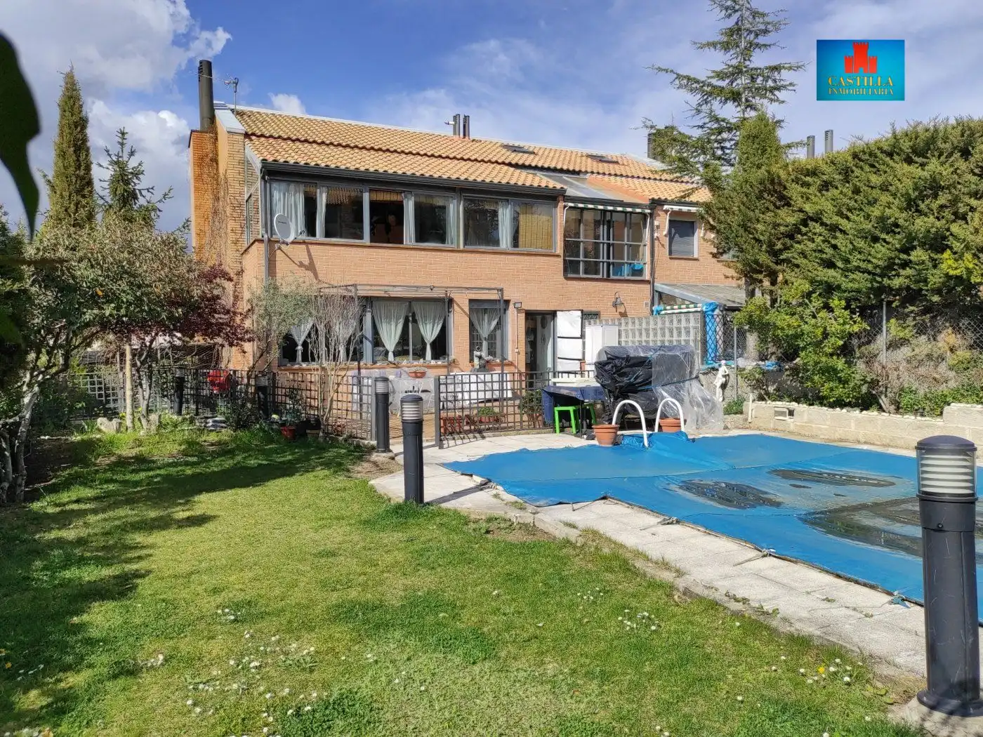 Piscina de Casa adosada en venta en Ávila con Calefacción, Jardín privado y Terraza