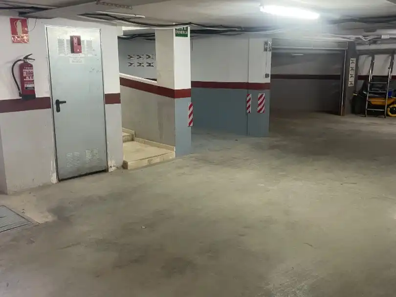 Parkplatz von Garage zum Verkauf in Beniparrell