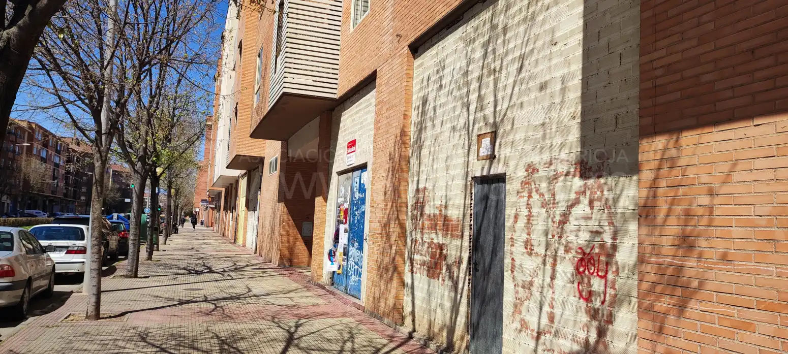 Exterior view of Commercial properties for rent in  Logroño