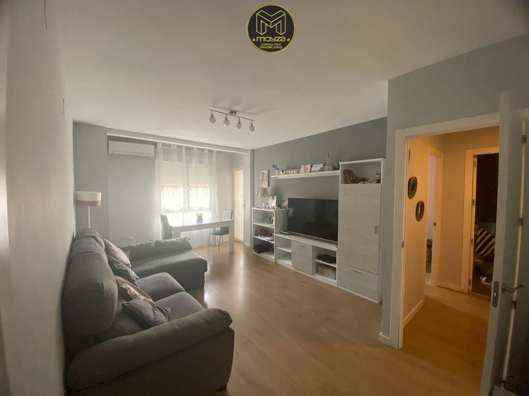 Living room of Flat for sale in  Jaén Capital  with Air Conditioner, Parquet flooring and Balcony