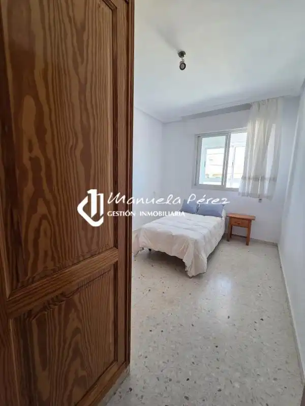 Schlafzimmer von Wohnung zur Miete in Cáceres mit Klimaanlage, Heizung und Terrasse