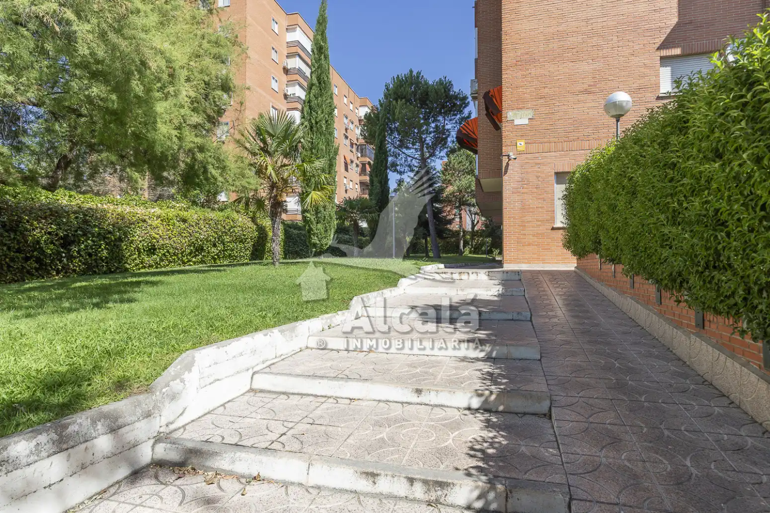 Jardín de Piso en venta en Madrid con Calefacción, Jardín privado y Piscina