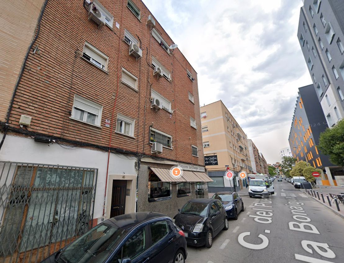 Vista exterior de Piso en venta en  Madrid Capital