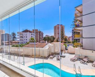 Vista exterior de Apartament en venda en Fuengirola amb Aire condicionat, Terrassa i Piscina