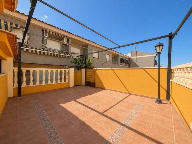 Casa adosada en Venta en Cox