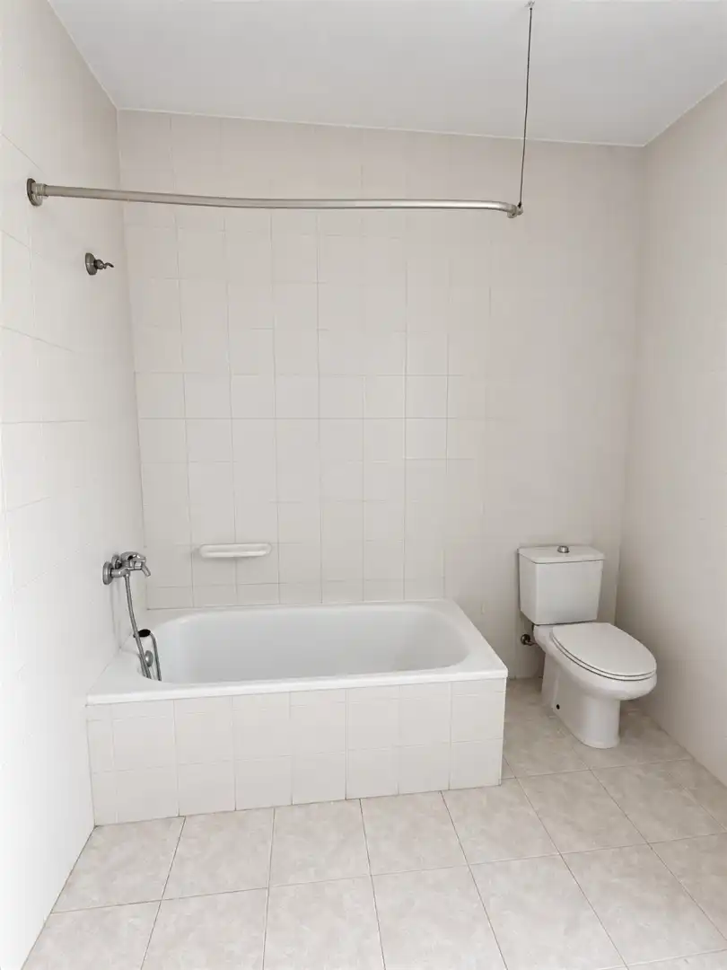 Bany de Casa o xalet en venda en La Carlota amb Aire condicionat