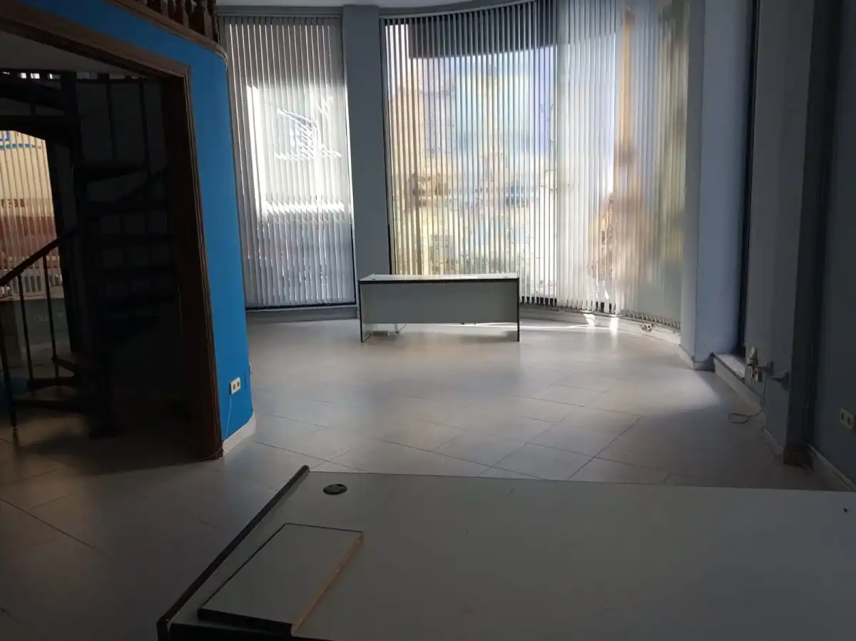 Gewerbefläche zum Verkauf in Boiro