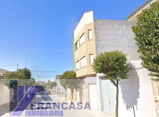 Vista exterior de Edifici en venda en Quintanar de la Orden
