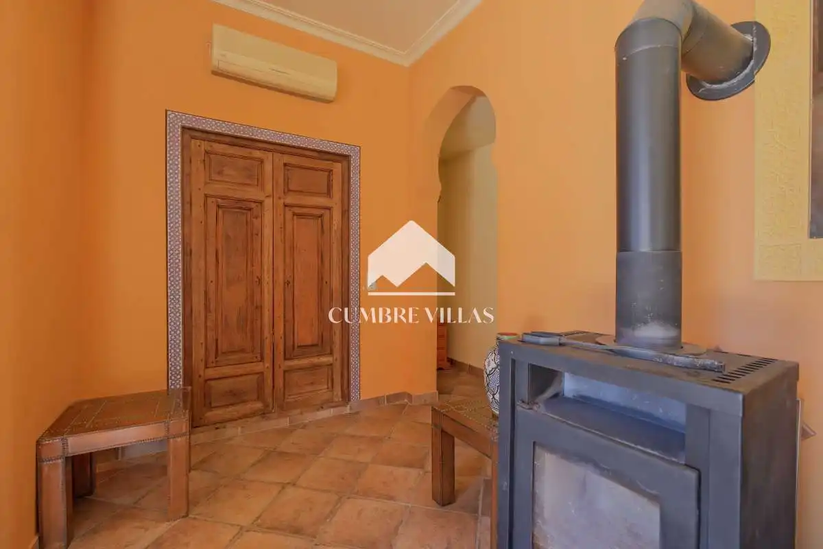 Sala de estar de Finca rústica en venta en Almuñécar con Jardín privado, Terraza y Trastero