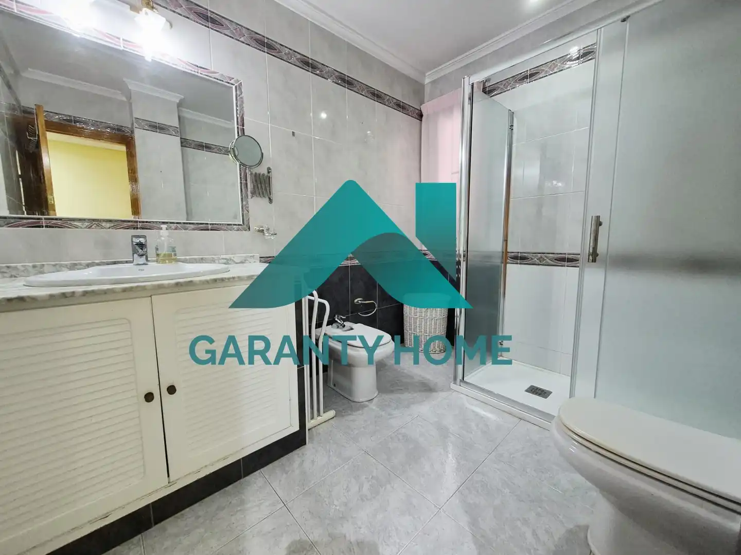 Bathroom of Houses for sale in Cáceres  with Air Conditioner, Heating and Private garden