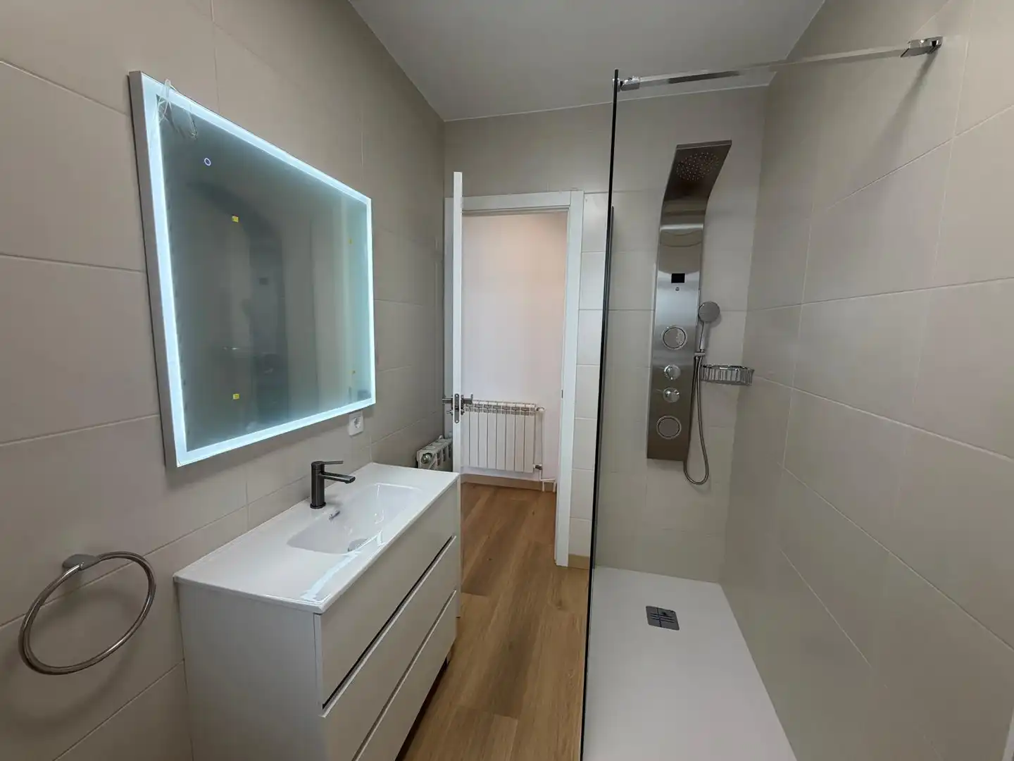 Baño de Piso de alquiler en Lugo con Calefacción, Parquet y Trastero