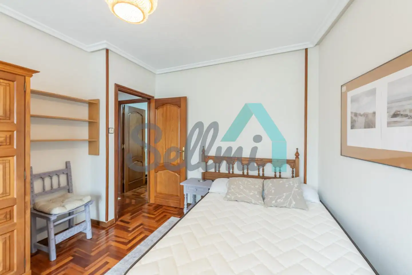 Bedroom of Flat for share in Oviedo   with Heating, Parquet flooring and Terrace