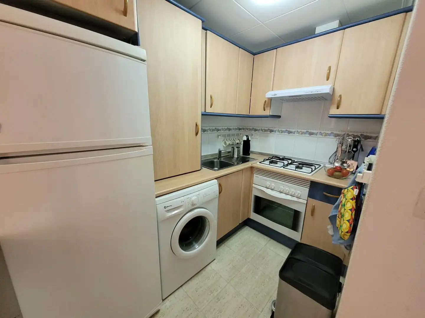 Cocina de Apartamento en venta en Alicante / Alacant con Aire acondicionado, Calefacción y Jardín privado