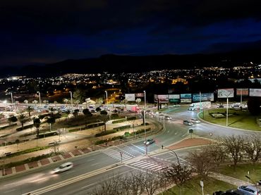 Pis amb balcó en venda a Sur
