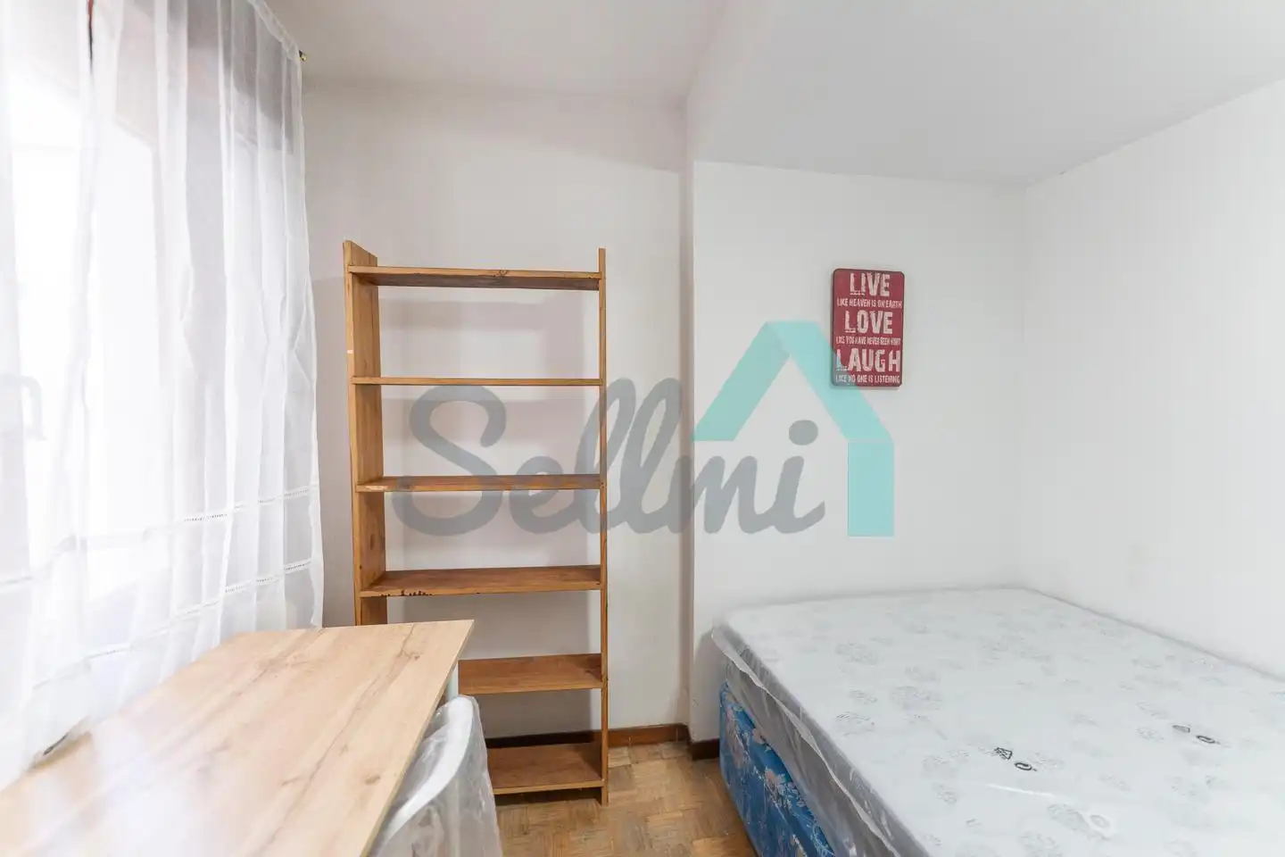 Bedroom of Flat for rent in Oviedo   with Heating, Parquet flooring and Furnished