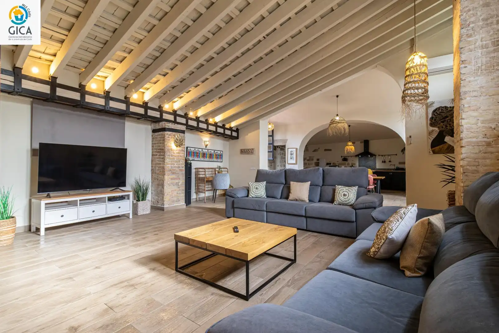 Living room of Houses for sale in Jerez de la Frontera  with Air Conditioner, Heating and Storage room