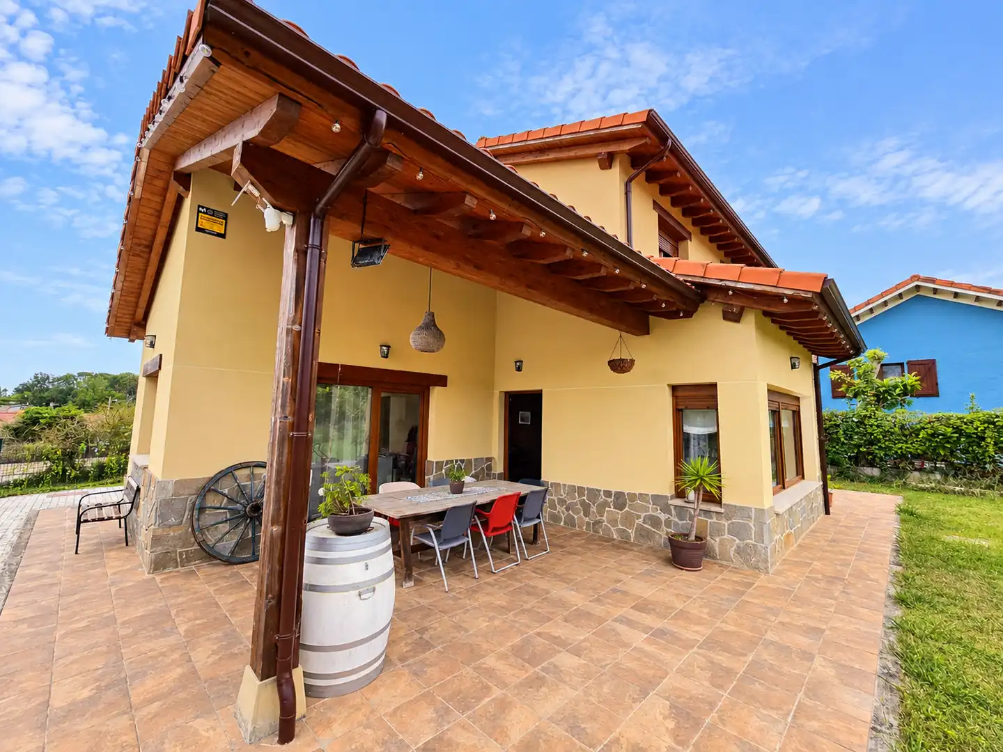 Terrassa de Casa o xalet en venda en Llanes amb Calefacció, Jardí privat i Traster