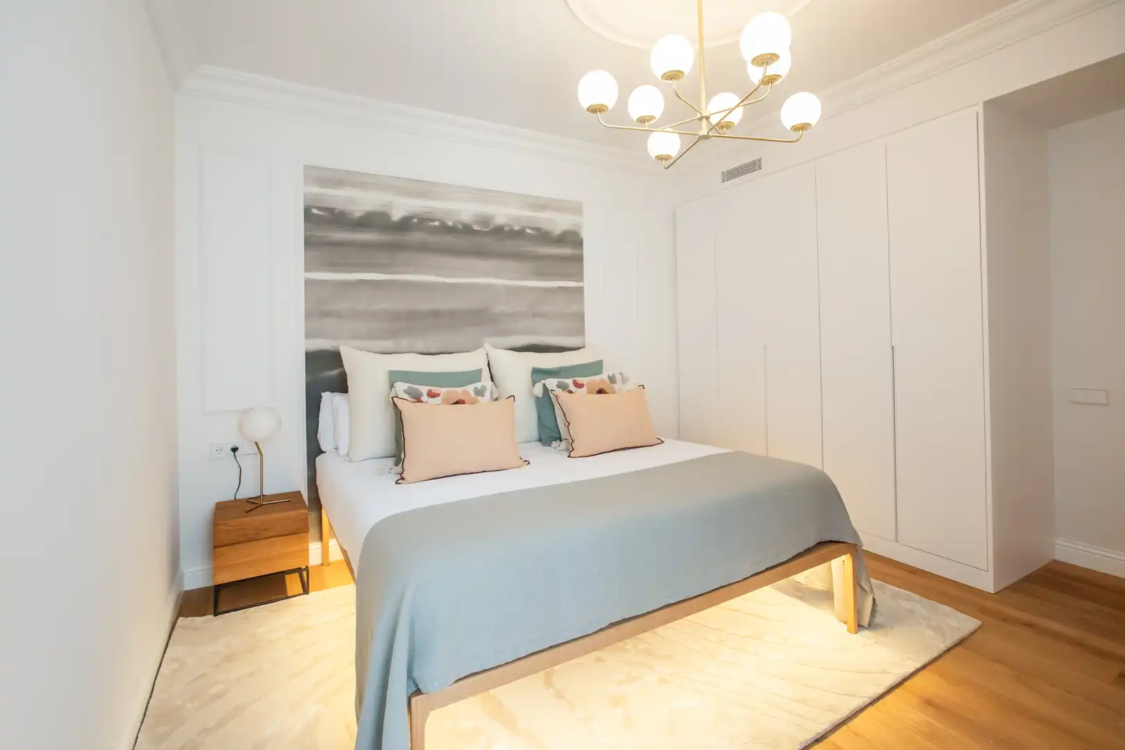 Schlafzimmer von Dachboden zur Miete in Barcelona mit Klimaanlage, Heizung und Parkett