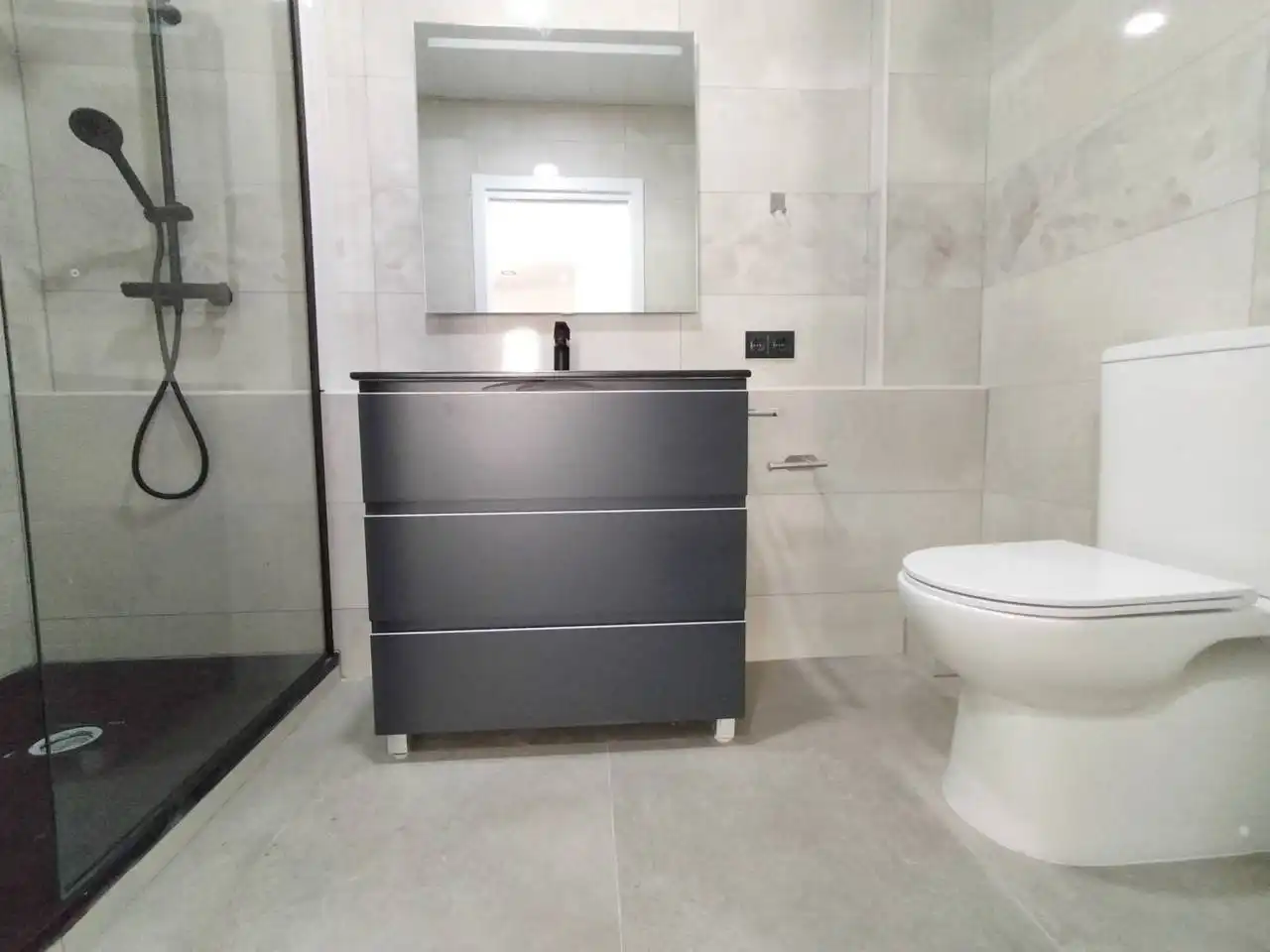 Baño de Piso en venta en Terrassa con Aire acondicionado y Balcón