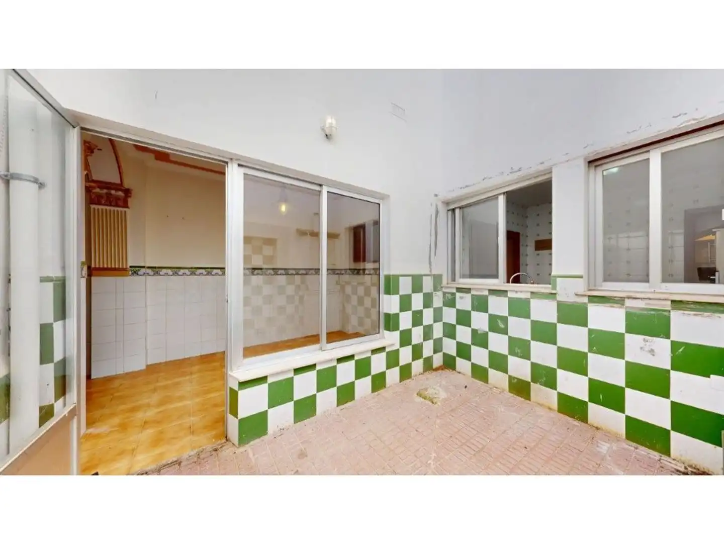 Cocina de Casa adosada en venta en Casinos con Jardín privado, Terraza y Trastero