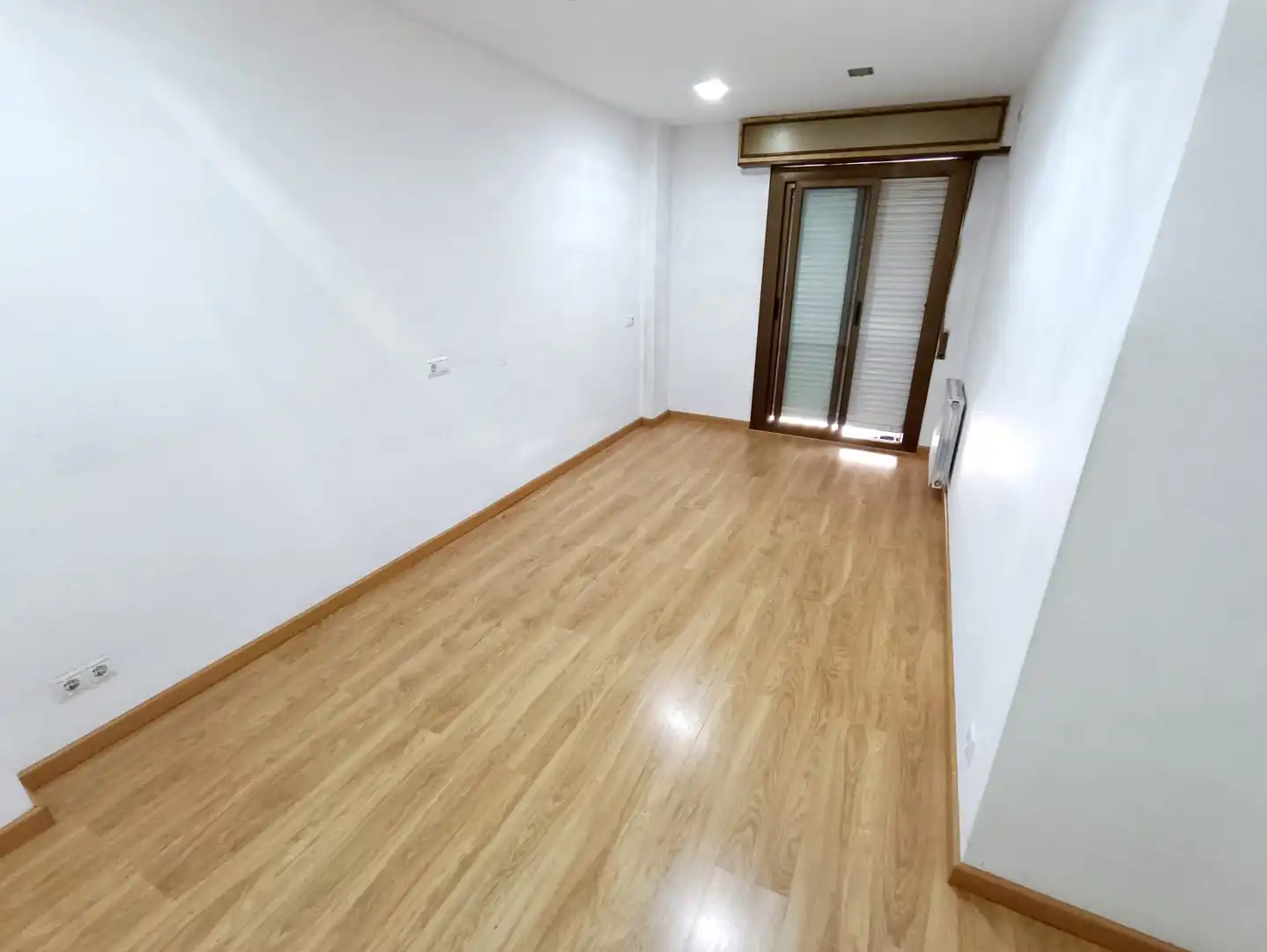 Schlafzimmer von Erdgeschoss zum Verkauf in Badalona mit Heizung, Parkett und Balkon
