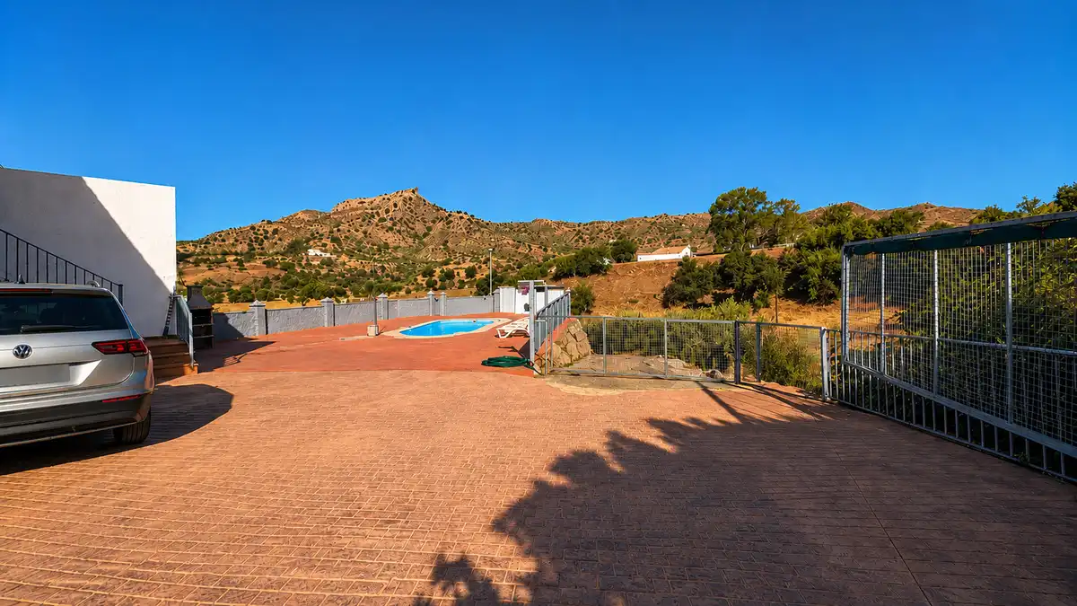 Piscina de Finca rústica en venta en Málaga con Aire acondicionado y Calefacción